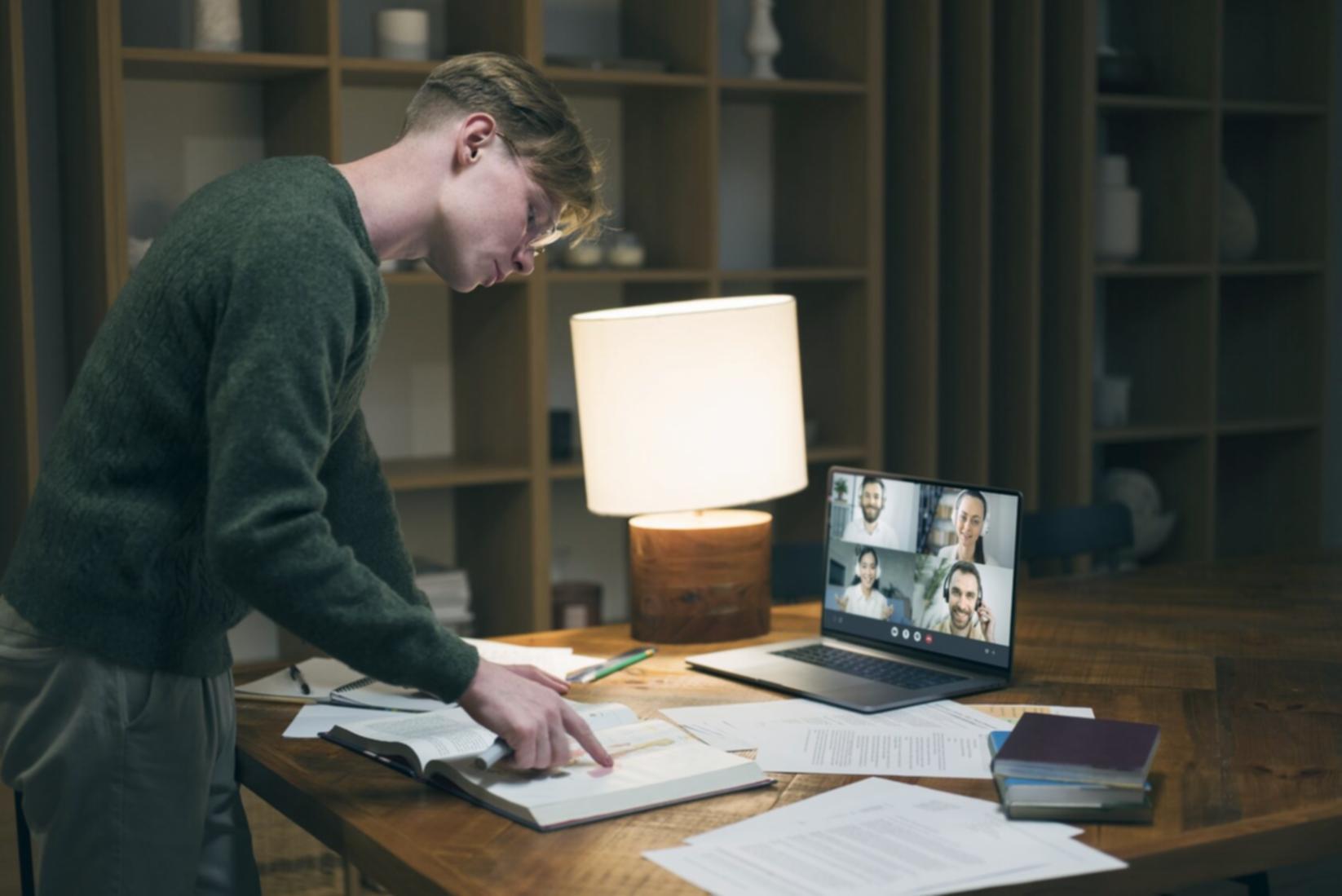 Trabajo colaborativo en sesión de inversión